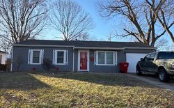 Pre-foreclosure in  N REDWOOD DR Independence, MO 64056
