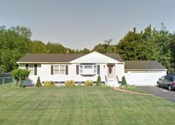 Pre-foreclosure in  MANOR DR North Haven, CT 06473