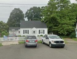 Pre-foreclosure in  FRANKLIN RD Hamden, CT 06517