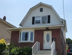 Pre-foreclosure in  VALLEY BROOK AVE Lyndhurst, NJ 07071