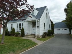 Pre-foreclosure in  NAMKEE RD Blue Point, NY 11715