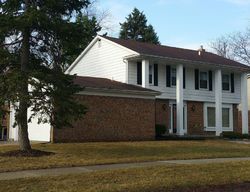 Pre-foreclosure in  WILLARD DR Troy, MI 48085