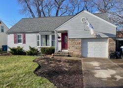 Pre-foreclosure in  IROQUOIS TRL Willoughby, OH 44094