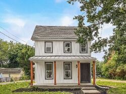 Pre-foreclosure in  MAIN ST Woodstown, NJ 08098