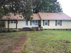 Pre-foreclosure in  OLD STAGECOACH RD Camden, SC 29020