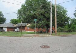 Pre-foreclosure in  LUCILLE AVE Memphis, TN 38106