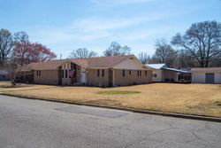Pre-foreclosure in  W 3RD CT Russellville, AR 72801