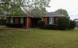 Pre-foreclosure in  BRAMPTON LN Montgomery, AL 36117