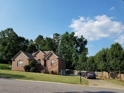 Pre-foreclosure in  SUNSET LAKE DR Chelsea, AL 35043
