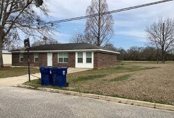 Pre-foreclosure in  HICKORY CT Webb, AL 36376