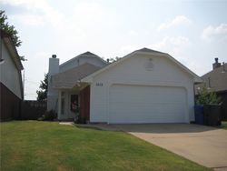 Pre-foreclosure in  SHADOW ST Norman, OK 73071