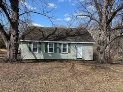 W Bacon St, Plainville MA