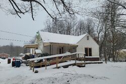 Pre-foreclosure in  N RIVERVIEW DR Kalamazoo, MI 49004