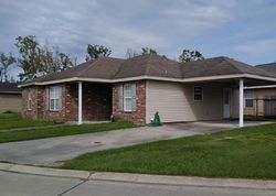 Pre-foreclosure in  JOLIE OAKS BLVD Thibodaux, LA 70301