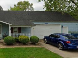 Pre-foreclosure in  KELLY AVE Crest Hill, IL 60403