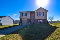 Pre-foreclosure Listing in ROCKY POINTE CT WALTON, KY 41094
