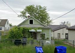 Pre-foreclosure in  16TH AVE SW Cedar Rapids, IA 52404