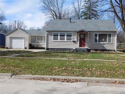 Pre-foreclosure in  SUMMER ST Grinnell, IA 50112