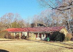 Pre-foreclosure in  MAPLE ST Tuscumbia, AL 35674