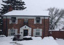 Pre-foreclosure in  ABINGTON AVE Detroit, MI 48227