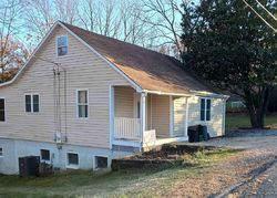 Pre-foreclosure in  GORDON ST Staunton, VA 24401