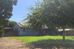 Pre-foreclosure in  SYCAMORE AVE Lindsay, CA 93247