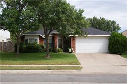 Pre-foreclosure in  FOREST CREEK DR Fort Worth, TX 76123