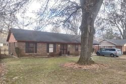 Pre-foreclosure in  GROVEHAVEN DR Memphis, TN 38116