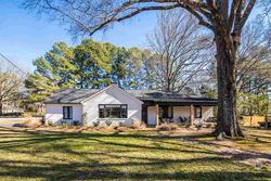 Pre-foreclosure Listing in PETERSON LAKE RD COLLIERVILLE, TN 38017