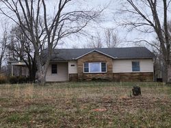 Pre-foreclosure in  PARAN RD Cookeville, TN 38506