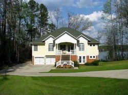 Pre-foreclosure in  LAKEPORT DR Greenwood, SC 29649