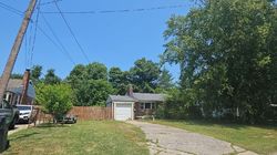 Pre-foreclosure in  SHERWOOD FOREST Belleville, IL 62223