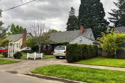 Pre-foreclosure in  NE 78TH AVE Portland, OR 97213