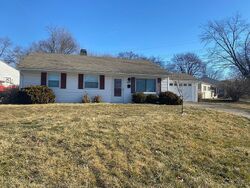Pre-foreclosure in  STADIA DR Franklin, OH 45005