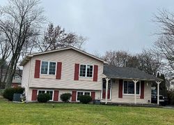 Pre-foreclosure in  DENVER AVE Waterford, MI 48328