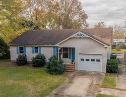 Pre-foreclosure in  LAUNCH LANDING RD Moyock, NC 27958