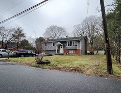 Pre-foreclosure Listing in BERGEN ST BRENTWOOD, NY 11717