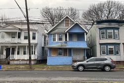 Pre-foreclosure in  WASHINGTON AVE Albany, NY 12206