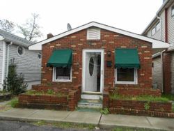 Pre-foreclosure in  WATERVIEW PL Keansburg, NJ 07734