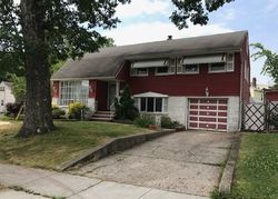 Pre-foreclosure in  PINE ST Roselle, NJ 07203