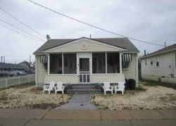 Pre-foreclosure in  RANDALL AVE Point Pleasant Beach, NJ 08742