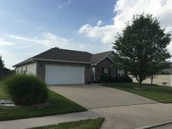Pre-foreclosure in  MACAW DR Columbia, MO 65202