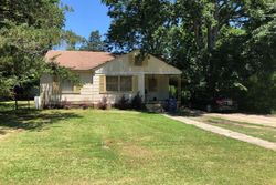 Pre-foreclosure in  ROGERS CIR Brookhaven, MS 39601