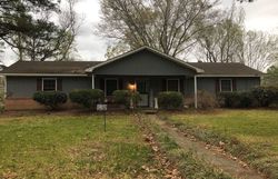 Pre-foreclosure in  WOODLAND LN Jackson, MS 39206