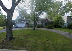 Pre-foreclosure in  RICHFIELD AVE Highland Park, IL 60035