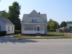 Pre-foreclosure Listing in S MAIN ST MONMOUTH, IL 61462