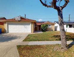 Pre-foreclosure Listing in RENVILLE ST LAKEWOOD, CA 90715