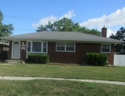 Pre-foreclosure in  LINNE ST Clinton Township, MI 48035