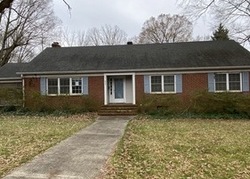 Pre-foreclosure in  W 8TH ST Newton, NC 28658