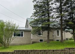 Pre-foreclosure in  LAMOREAUX DR NW Comstock Park, MI 49321
